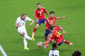 欧洲杯倒计时，阿根廷国家队训练课后造点机会，细节引发关注，媒体盛赞，训练强度显著提升(欧洲杯倒计时)