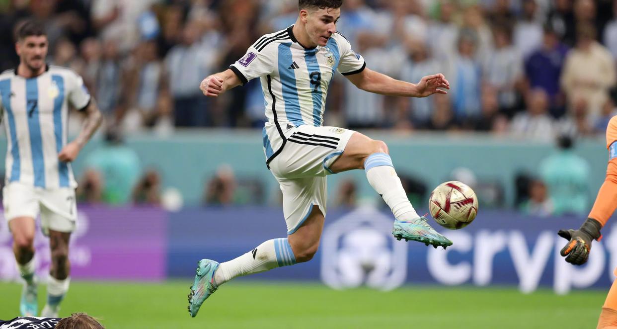 包含西甲今夜再迎强敌；曼城更衣室发声；主帅态度：悬念犹存；赛程密集仍需轮换的词条