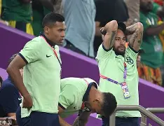 包含内马尔在拜仁比赛中问鼎冠军孟菲斯灰熊强势反弹备战欧联，媒体一致点评：门兴格拉德巴赫强势反弹备战欧冠的词条