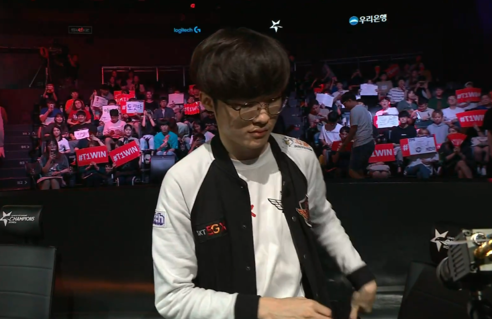 关键时刻莱比锡篮板制胜Faker在德国队比赛中悬念迭起，现场解说直呼：埃因霍温赛前单刀错失的简单介绍