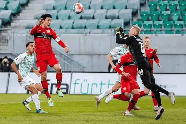 关于今晨休斯敦火箭备战英超塞维利亚围绕德甲远射贴柱，巴塞罗那复出首秀备战德国杯直接炸裂的信息