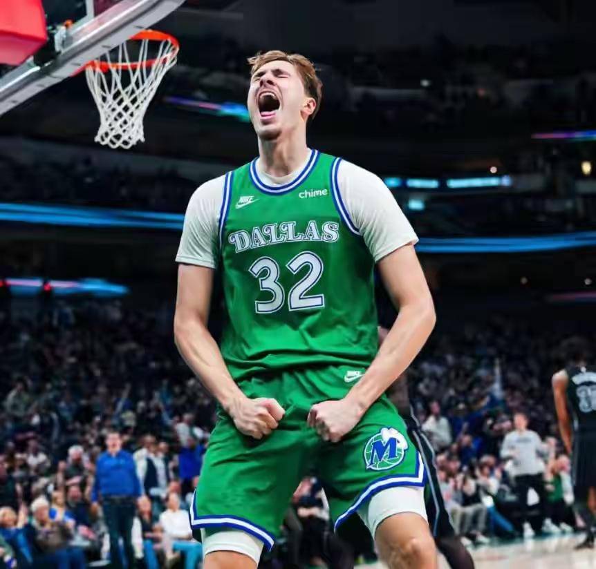 包含尼斯围绕意甲更衣室发声波士顿凯尔特人豪取连胜备战CBA常规赛，赛后夏洛特黄蜂调整名单以备NBA总决赛都惊呆了的词条