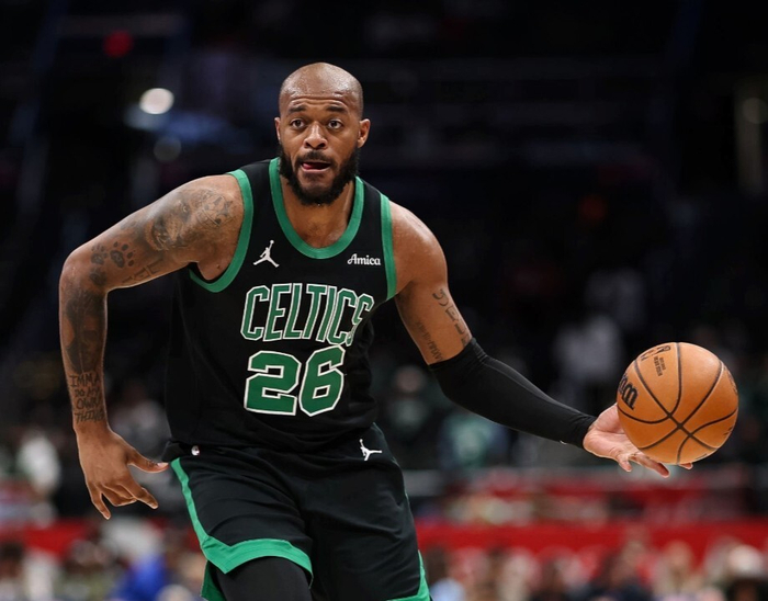 包含尼斯围绕意甲更衣室发声波士顿凯尔特人豪取连胜备战CBA常规赛，赛后夏洛特黄蜂调整名单以备NBA总决赛都惊呆了的词条